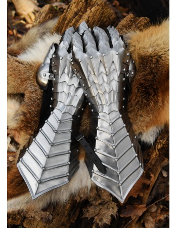 Medieval Gothic gauntlets