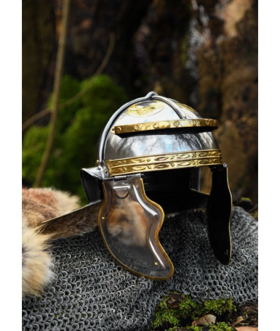 Roman helmet Imperial Italic G