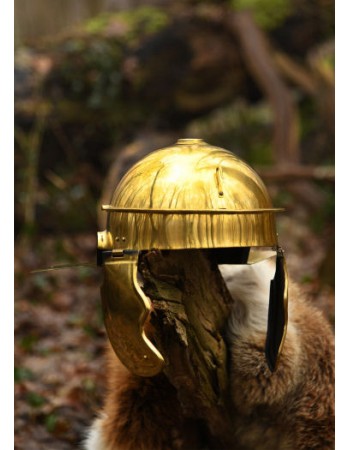 Imperial Roman helmet