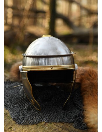 Roman helmet Imperial Italic B