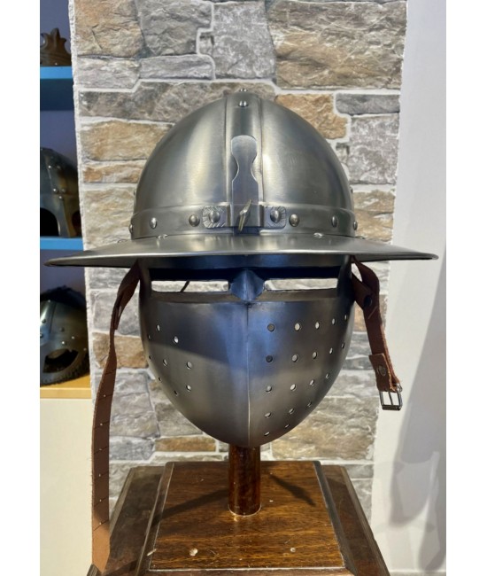 Medieval kettle hat