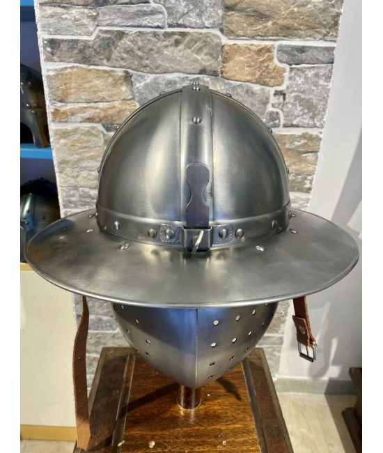 Medieval kettle hat