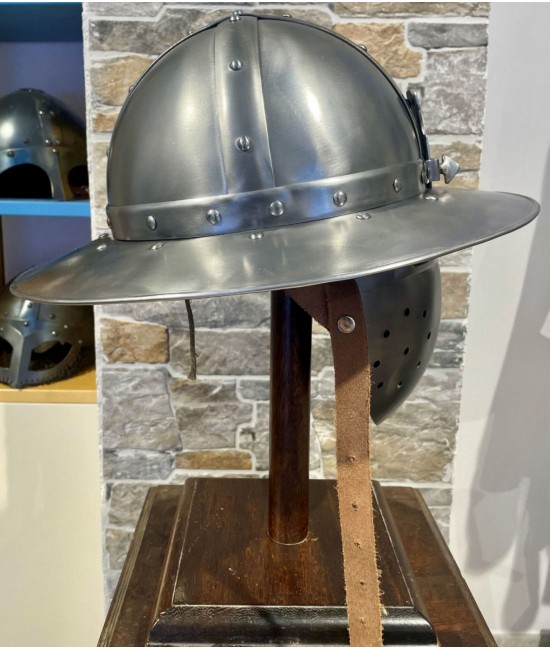 Medieval kettle hat