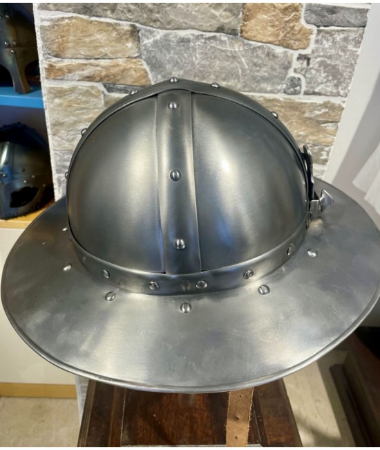 Medieval kettle hat