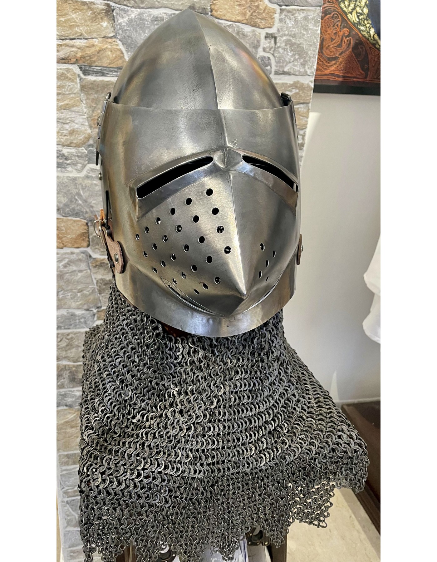 Medieval bassinet helmet with spout