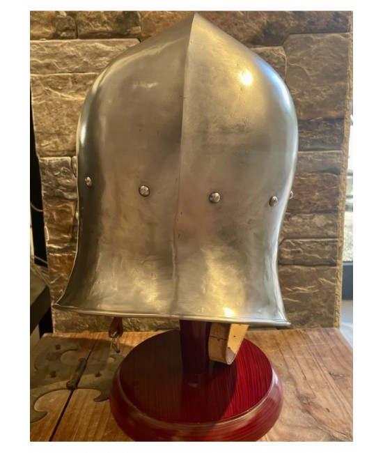 Barbute helmet