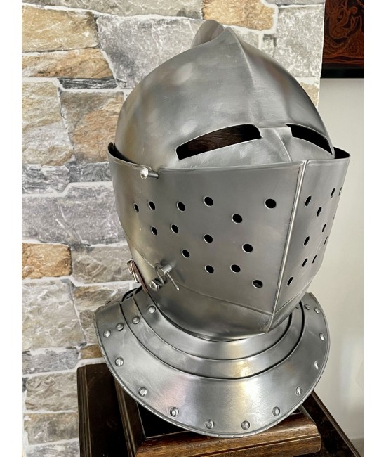 Elmo Medievale da Cavaliere