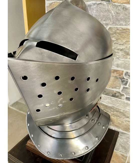 Elmo Medievale da Cavaliere