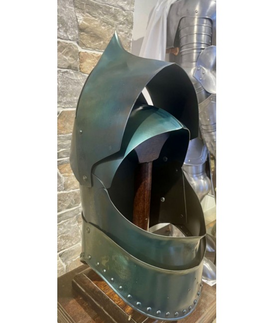 Frog-mouth Helm