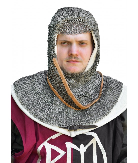 Flat riveted rings chainmail with face guard