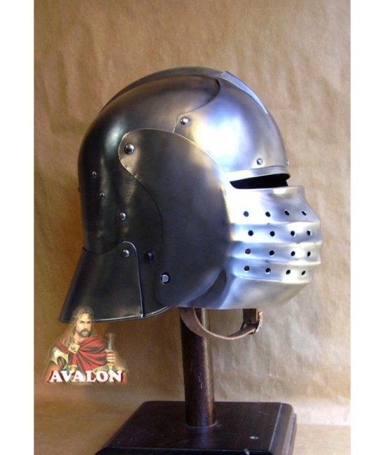 Bellows sallet helmet
