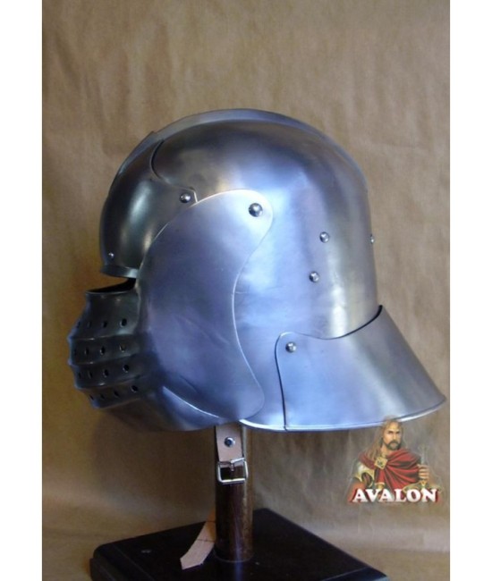 Bellows sallet helmet