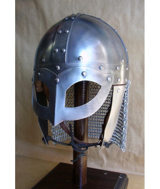 ヴァイキング　ヘルメット　Gjermundbu ノルウェーのリンガリケで発見されたヴァイキングのヘルメット